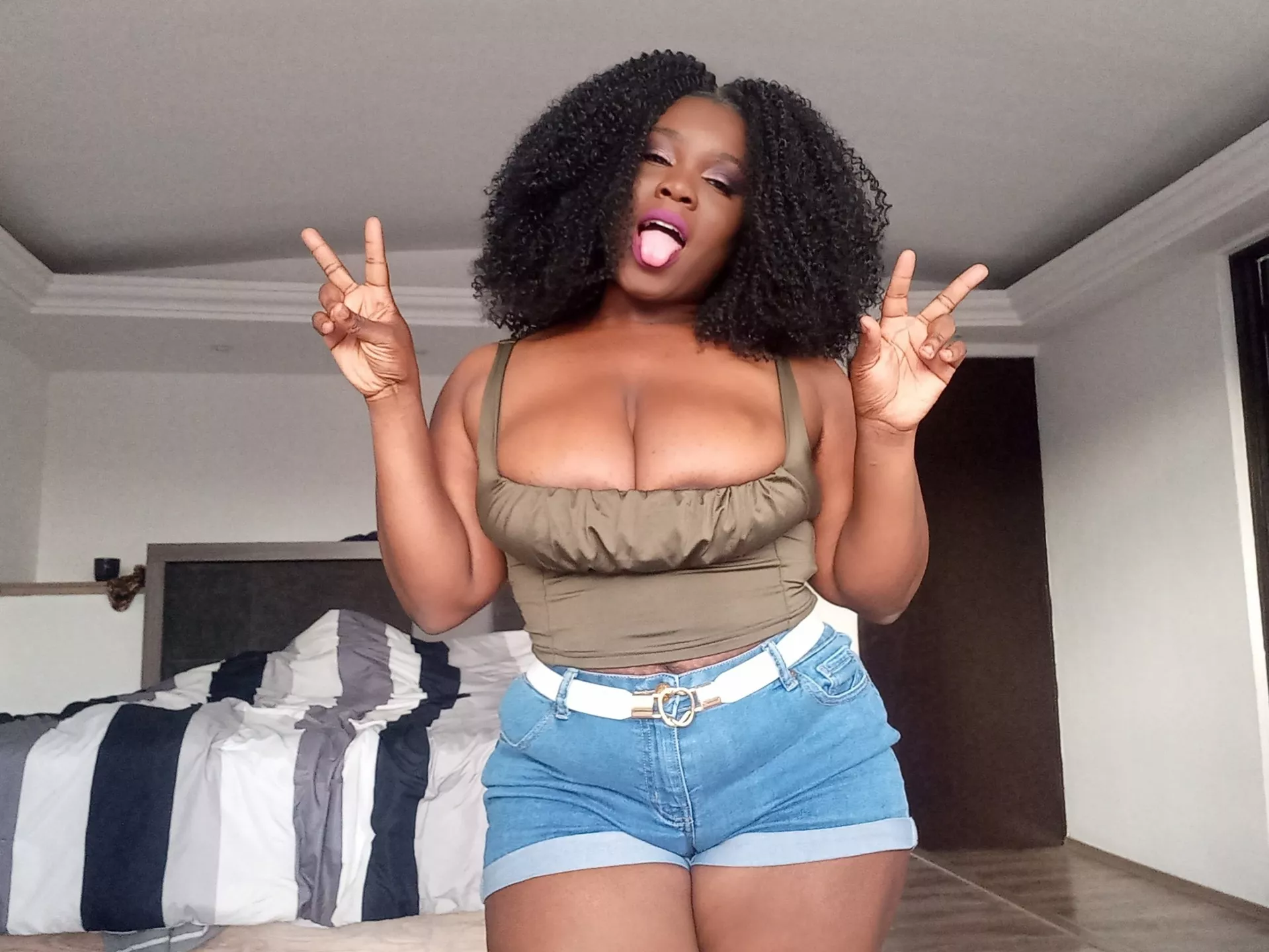 Can you tell I'm a mindless fuck toy?