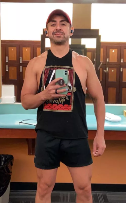 Considering letting the stubble grow again. Thoughts?