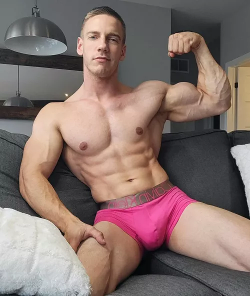 Do I look good in pink 😏..?