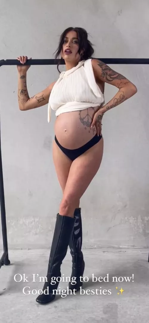 Emma Clair : DO I MAKE YOU HORNY DADDY