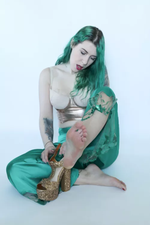 Gettin those heels off