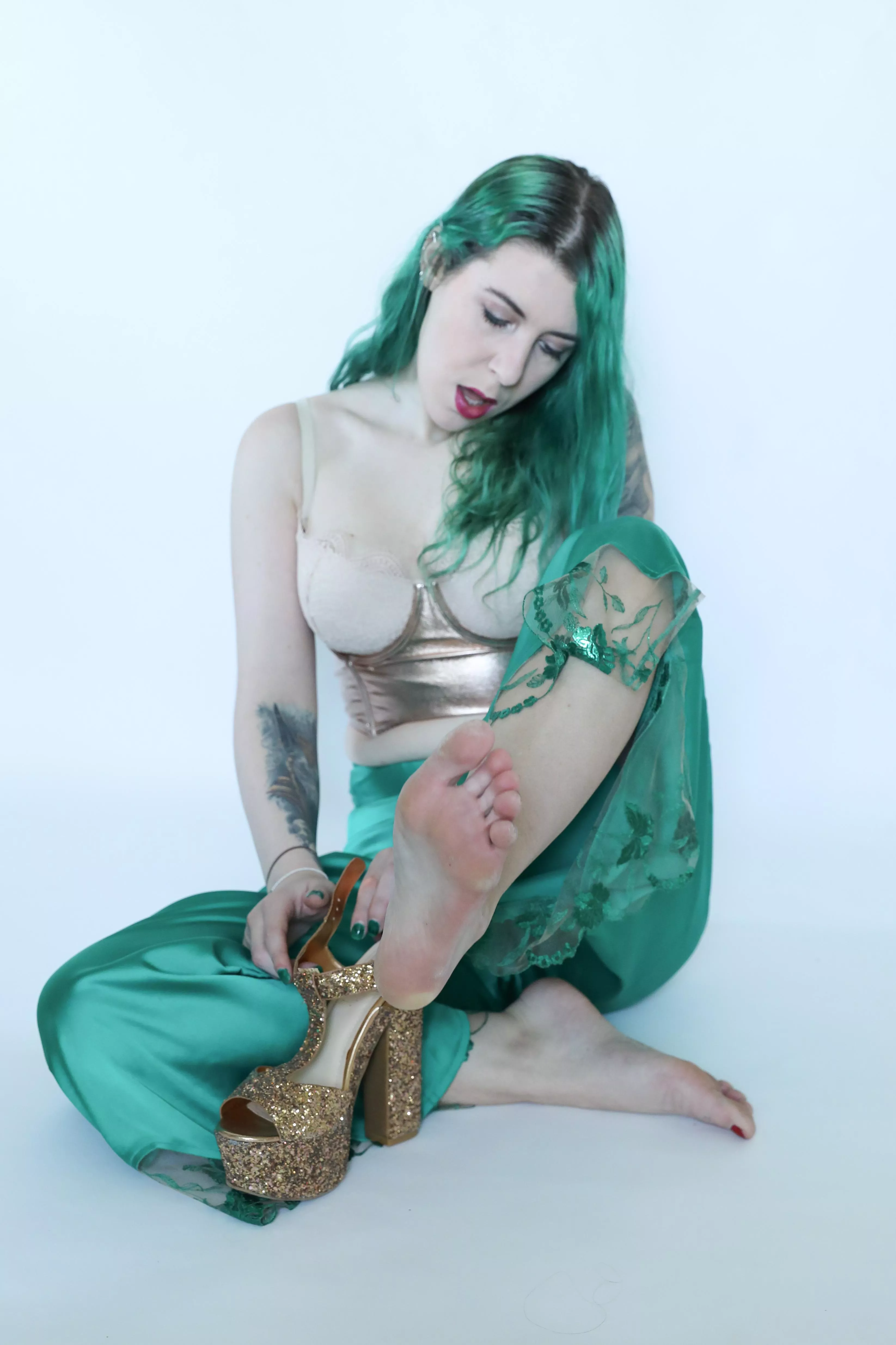 Gettin those heels off