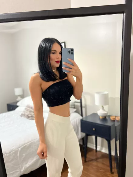 I like showing off my crop top