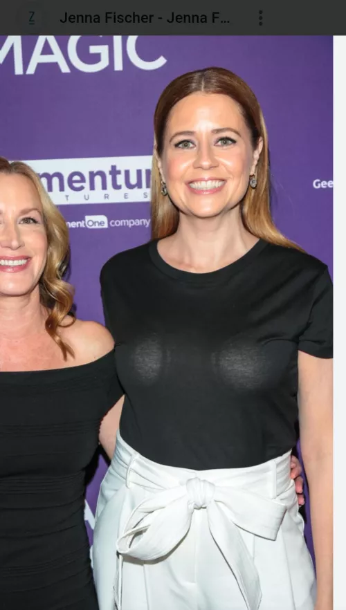 Jenna Fischer bra line