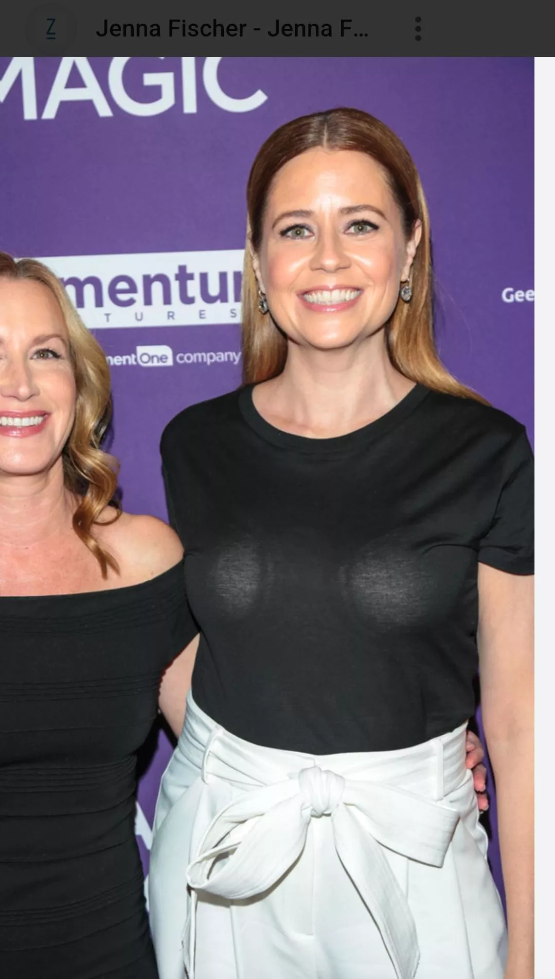 Jenna Fischer bra line