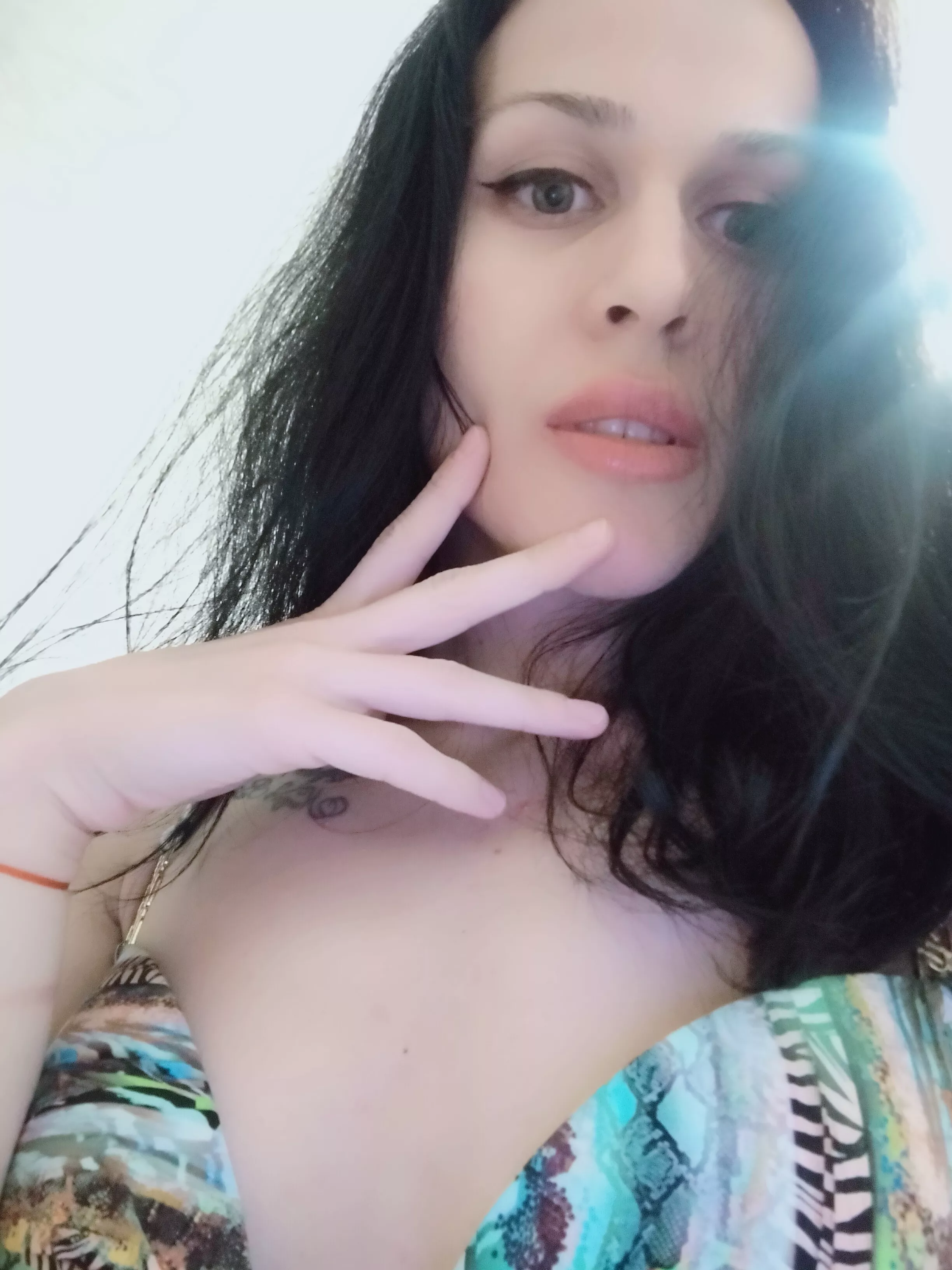 kiss or slap me?🤔