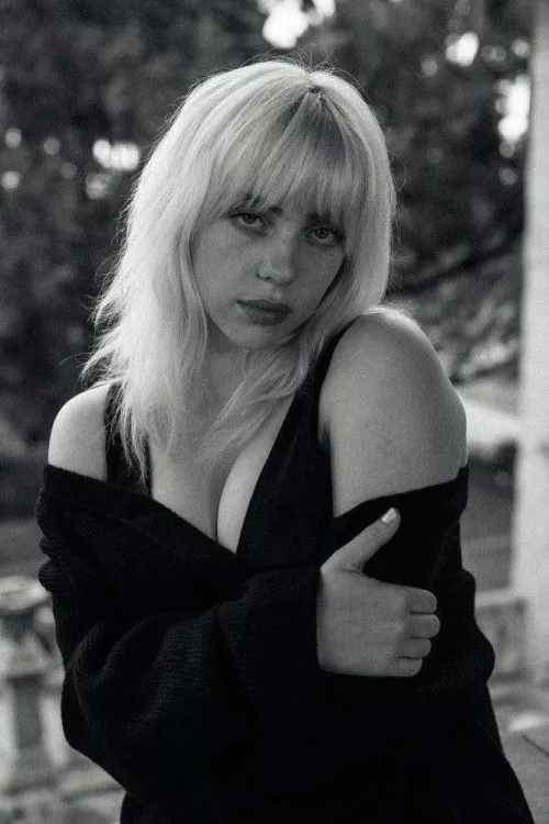 Let’s get our stroke on for Billie Eilish.