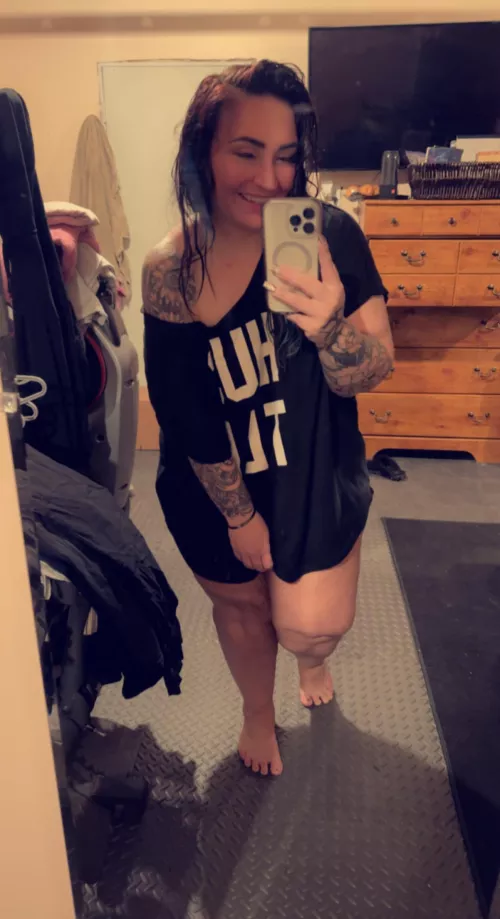 Oversized shirts just hit a different level of comfy 😍