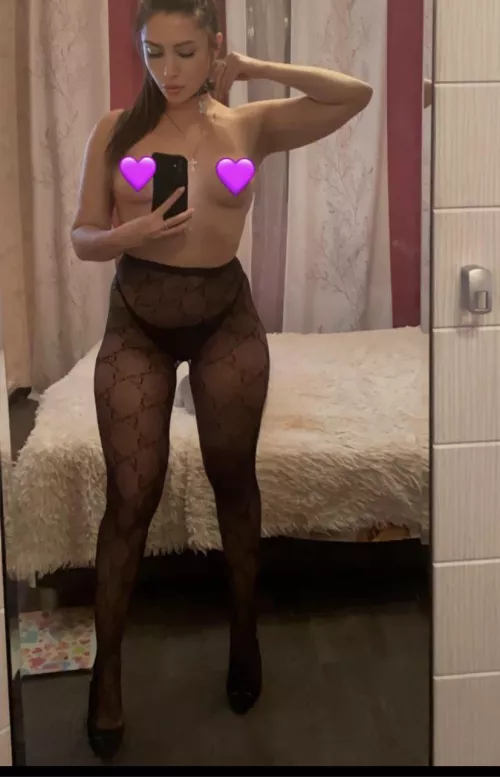 React if its looking tasty enough to try