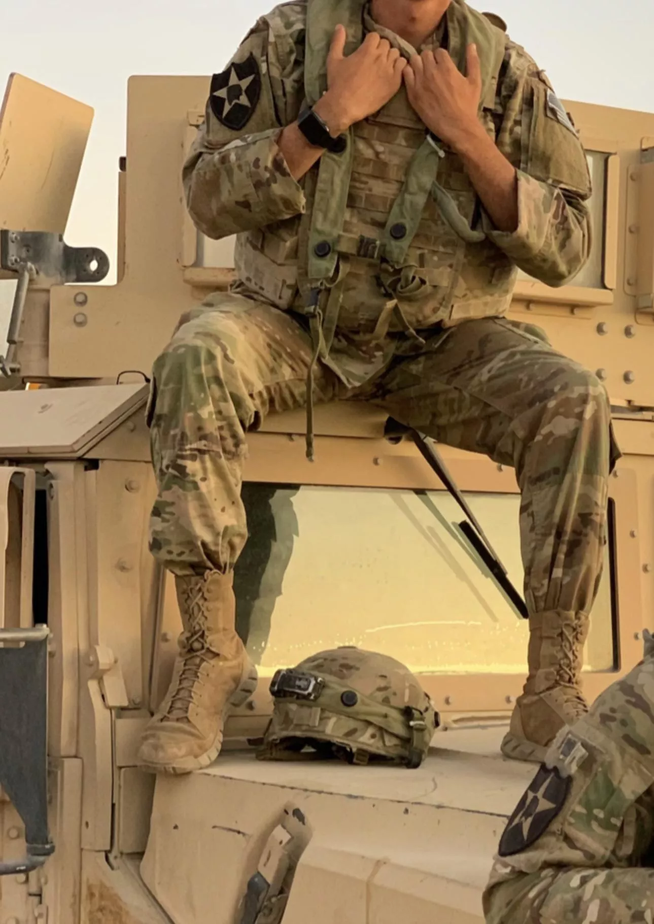 Str8 curious Latino looking to give/swap head on Fort Irwin send pic for details