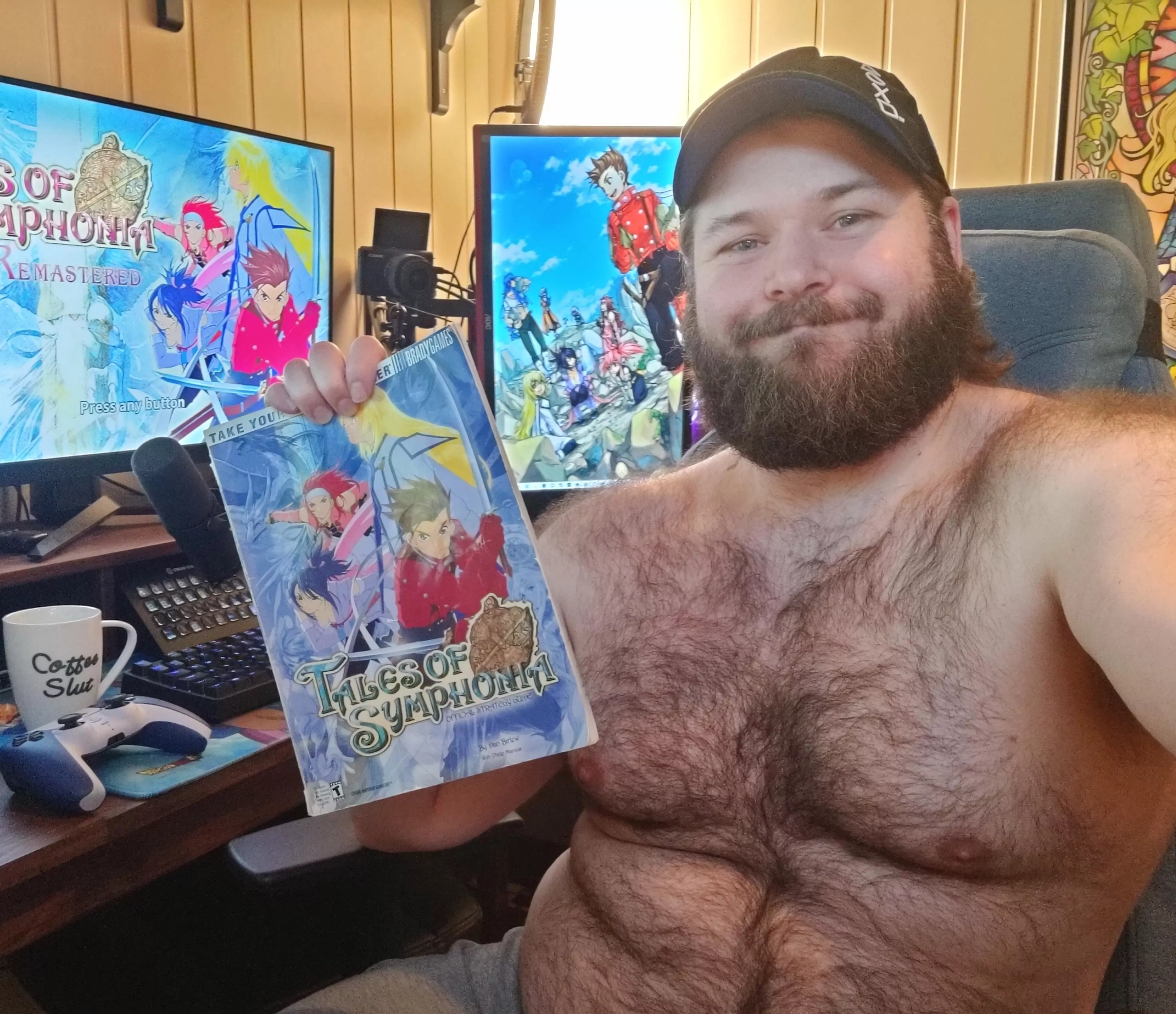 Tales Of Symphonia Remastered with the old GameCube guide 😊