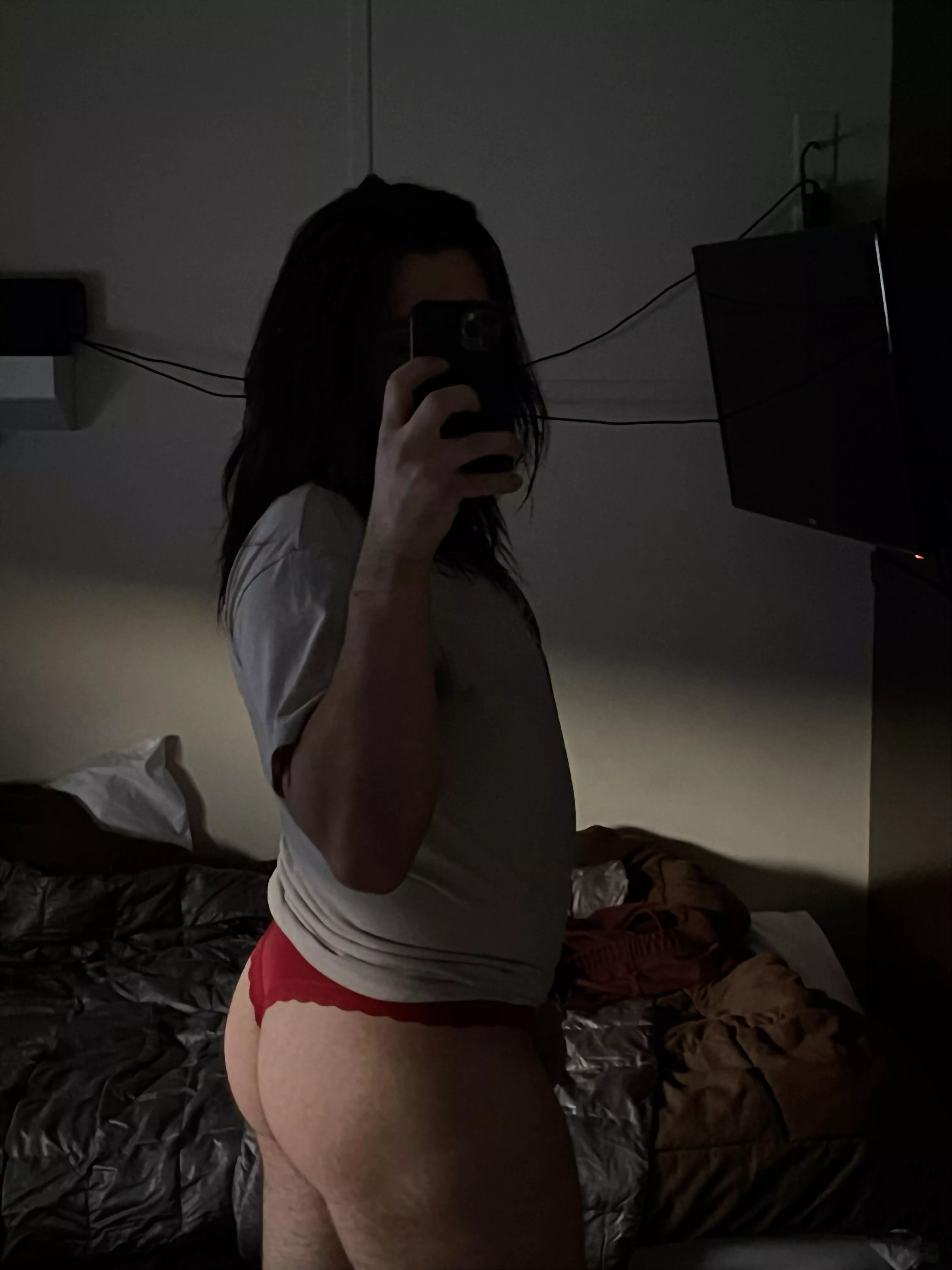 That light is hitting so good! The booty is coming back :)