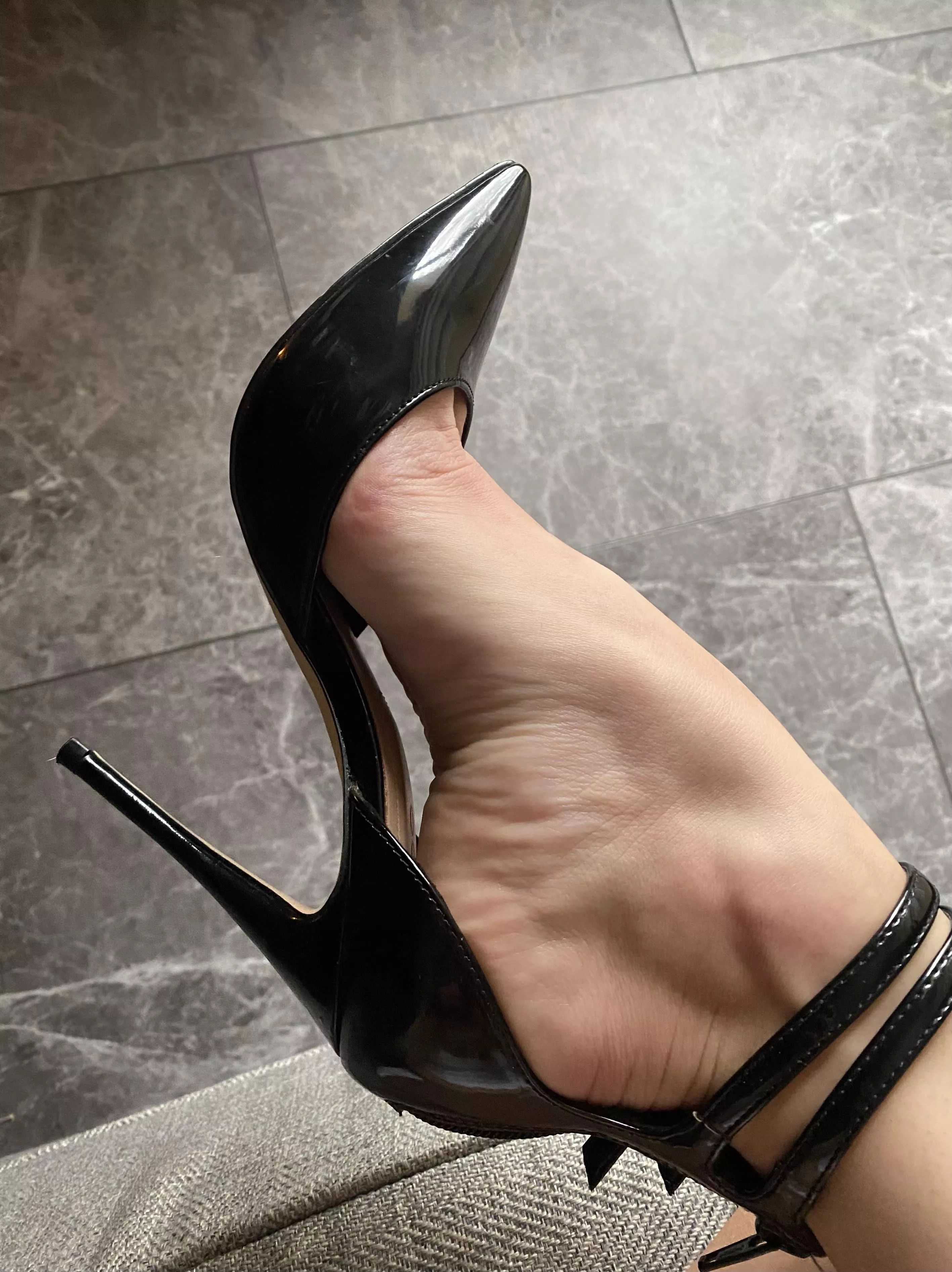 These heels are perfect to show off my arches 🤩