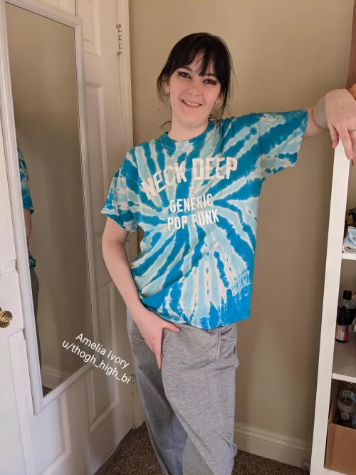 These sweatpants really show off my girth