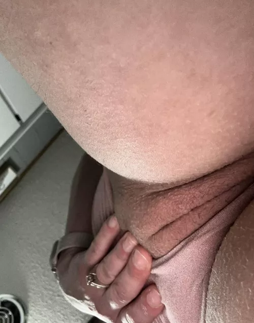 This innie deserves to be shown off