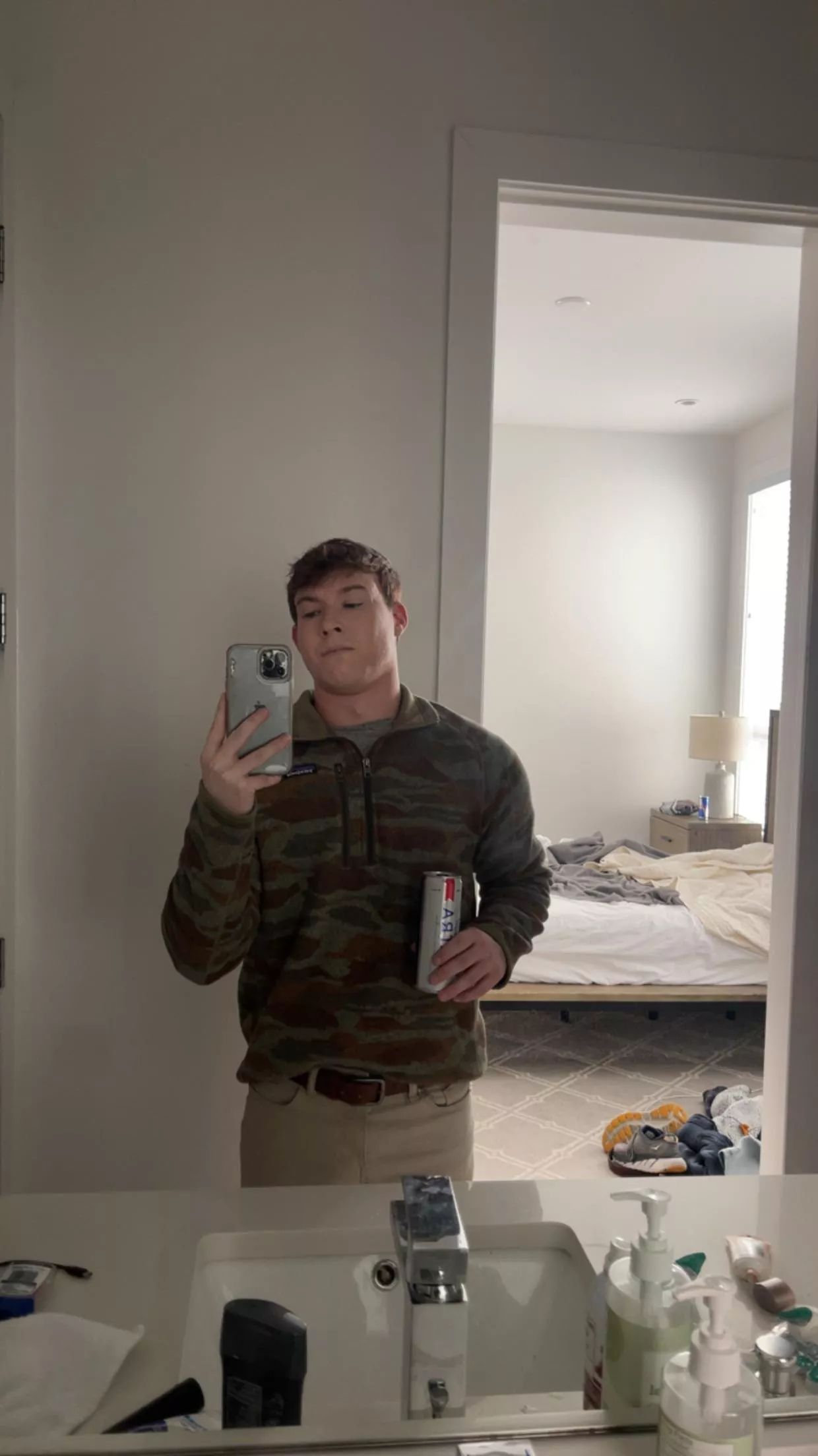 (23) & just need a bro to share a beer with 🥲