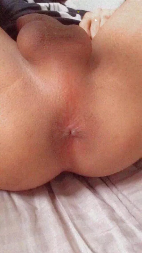 24- I need a friend willing to breed my arab pussy sometimes :) SC: johnkx933