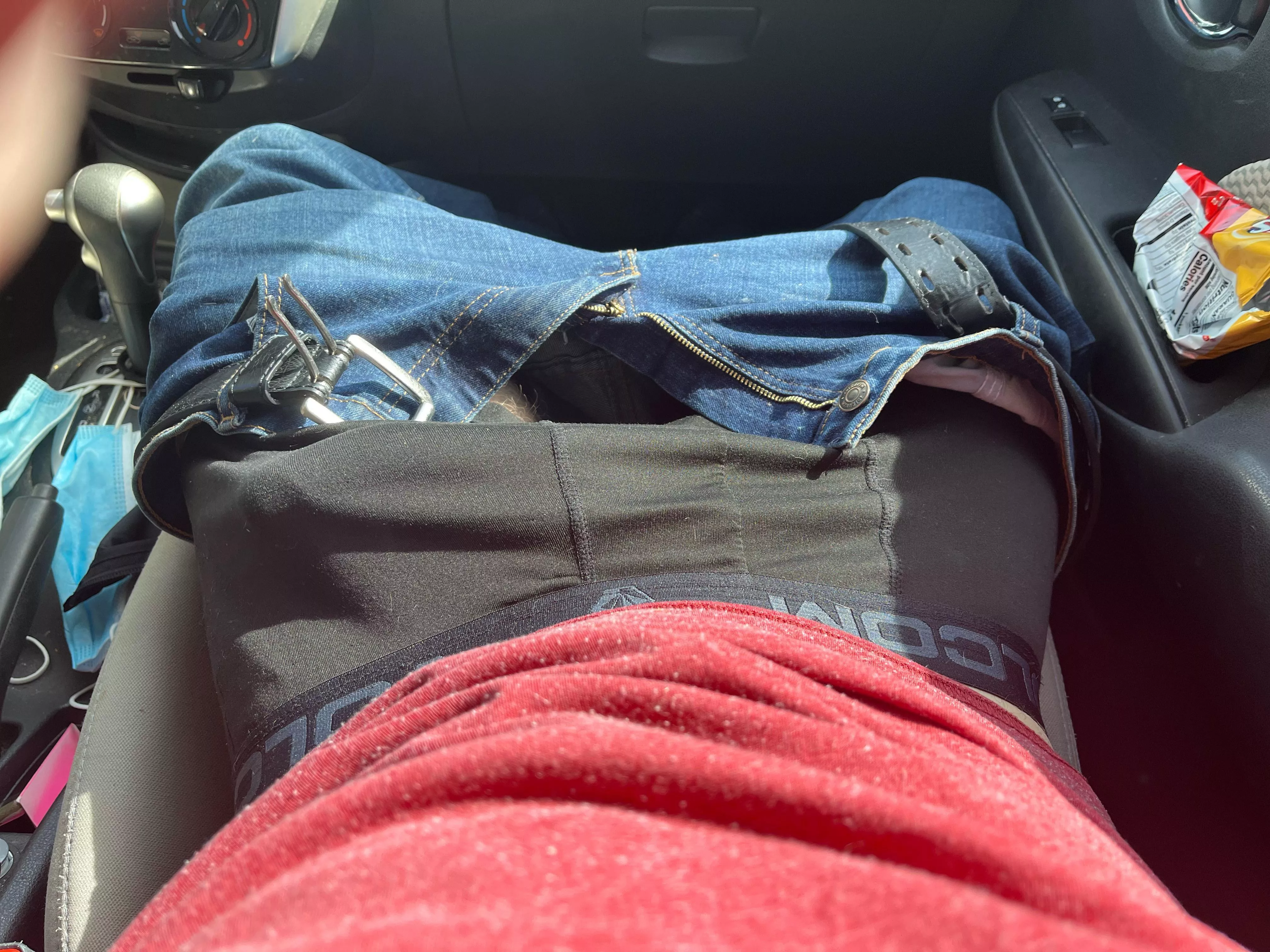 Anyone wanna compare? HMU if you think you’re bigger. Be cocky, I’m looking for a real challenge.