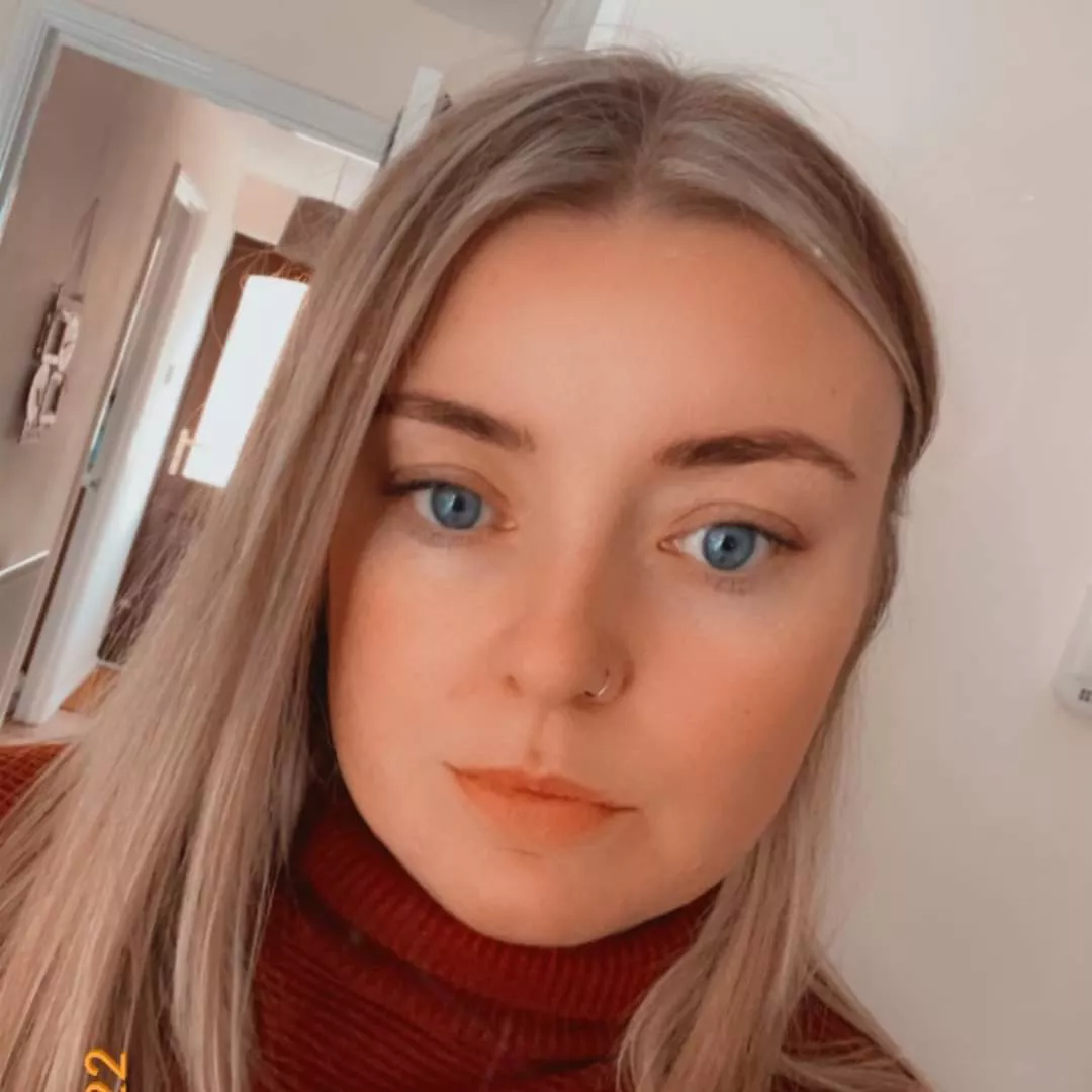 [Challenge] challenge someone to jerk there self's over this milf and moan like a little girl