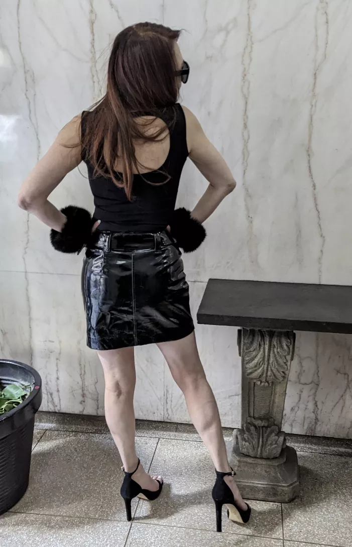 Do you think black looks flattering on me?? (F)56