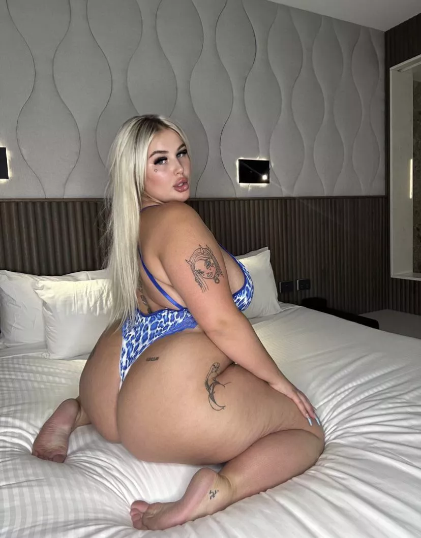 Does daddy want me to sit on him?🥵