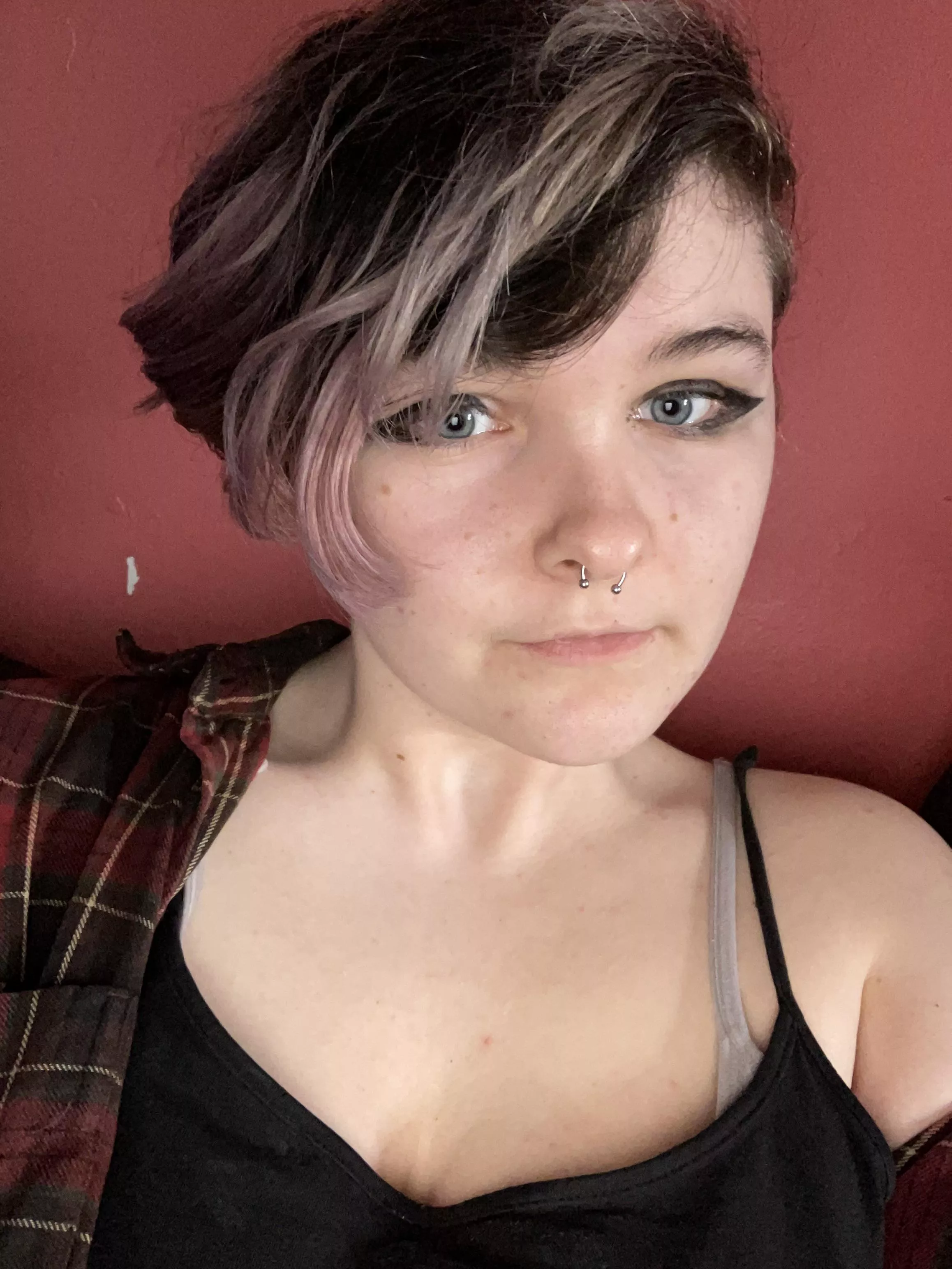 Eyeliner is a good look on me 🤭👁️