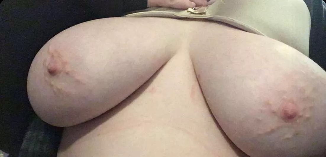 [F21, 67kg, 5’4”] my boobs feel too big some days