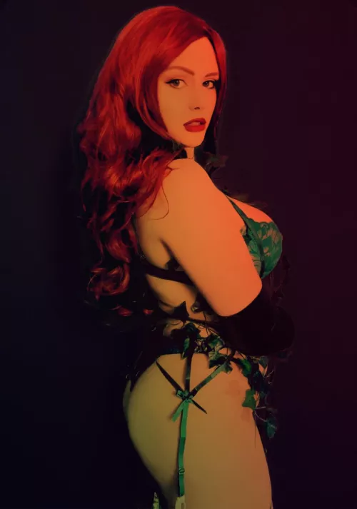 Femme Fatale - Poison Ivy by Ms Hypnosynn