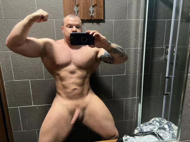 Gym shower! Got to shower after a heavy session