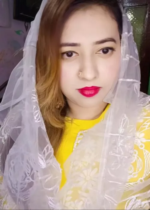 Hi everyone on previous post i got many buyers for the aunt and the deal is almost closed but this time i would like to sell my ex wife. see the womens are not aware about this the real bull will have to find there ways and then take the slave discount c