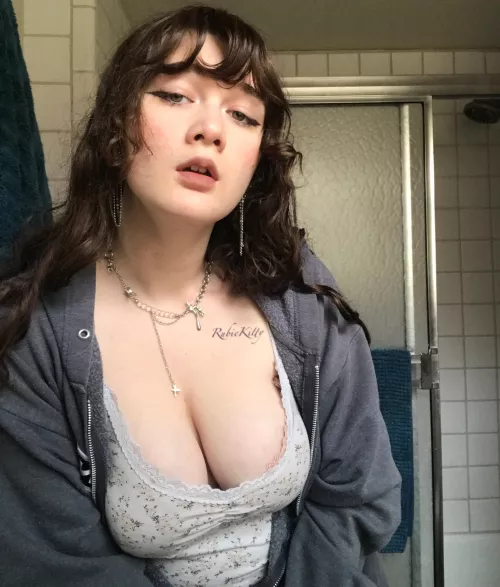 I hope you like the little cleavage shot before I go to school😉