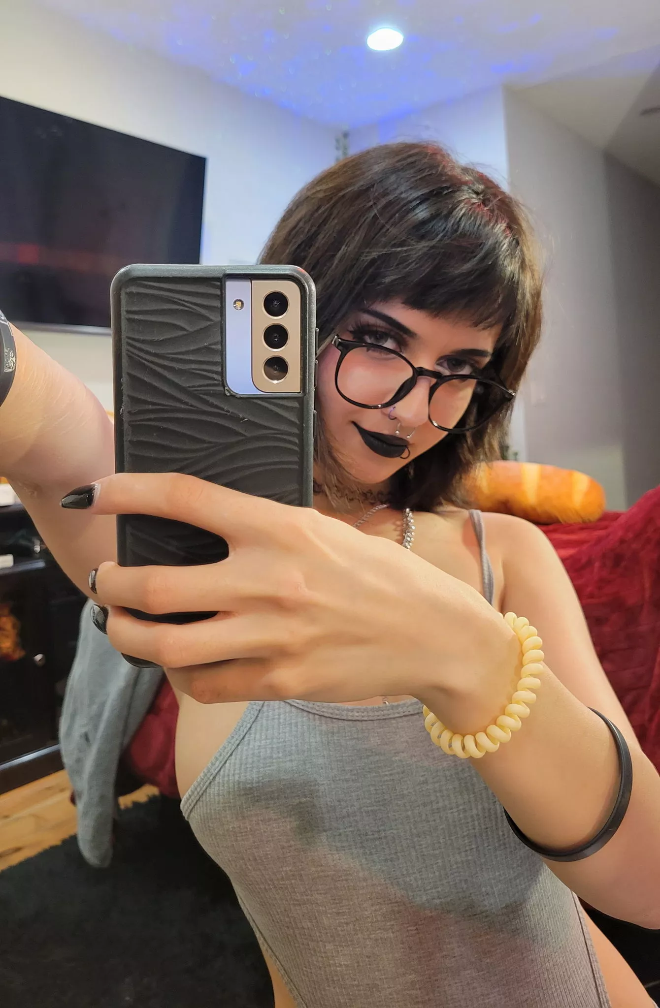 I like thinking about if I give guys boners hehehe