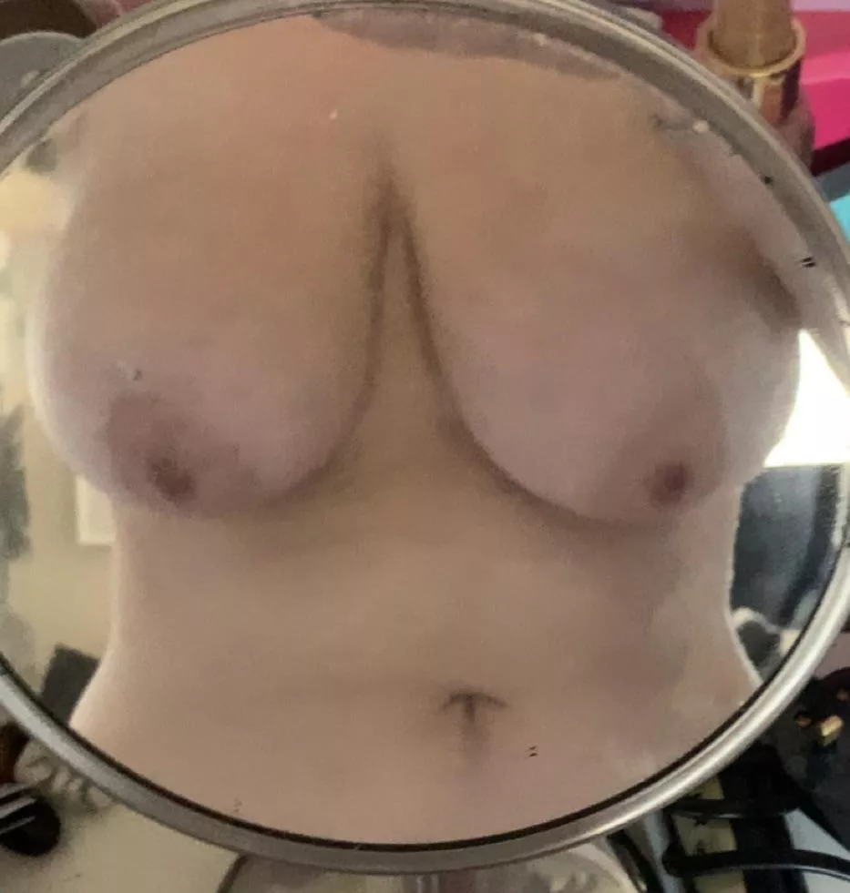 i wish they sat better :( (F19)5’7 85kg (i think)