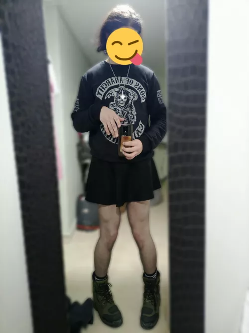 I'm secretly trying on the skirt in Our Shop. (Sorry about my messy hair btw 😅)