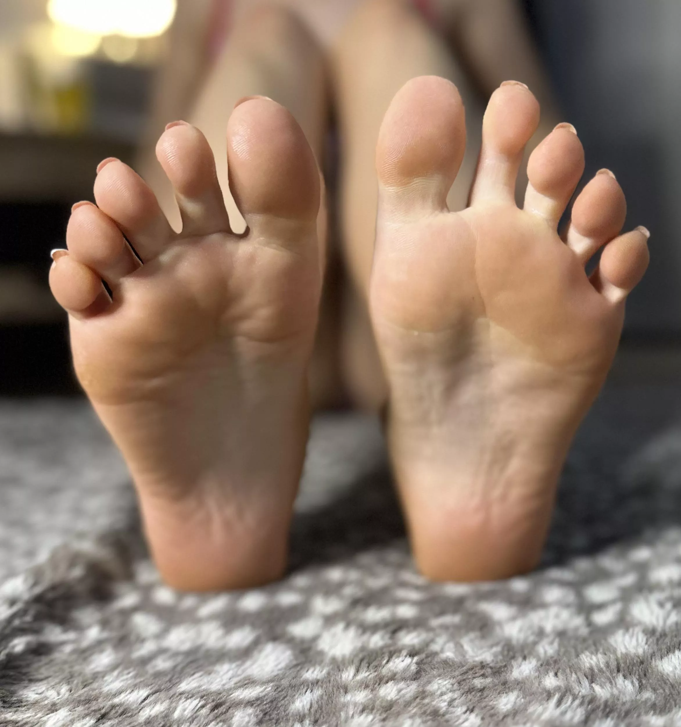 Let me rub these soles in your face 🦶🏽[OC]