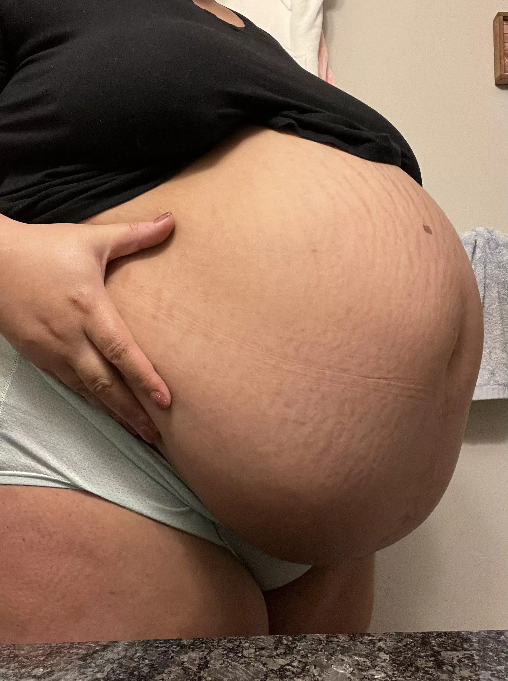 Nothing little about this belly 😂