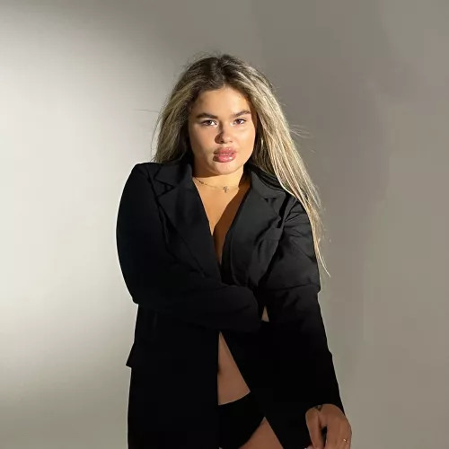 Really liking today's outfit, I hope you do too