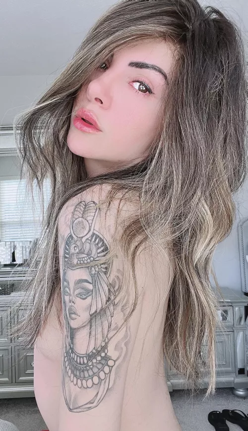 the pussy cream is flowing this morning ladies and gents.. stick your tongue out if you want some 👅