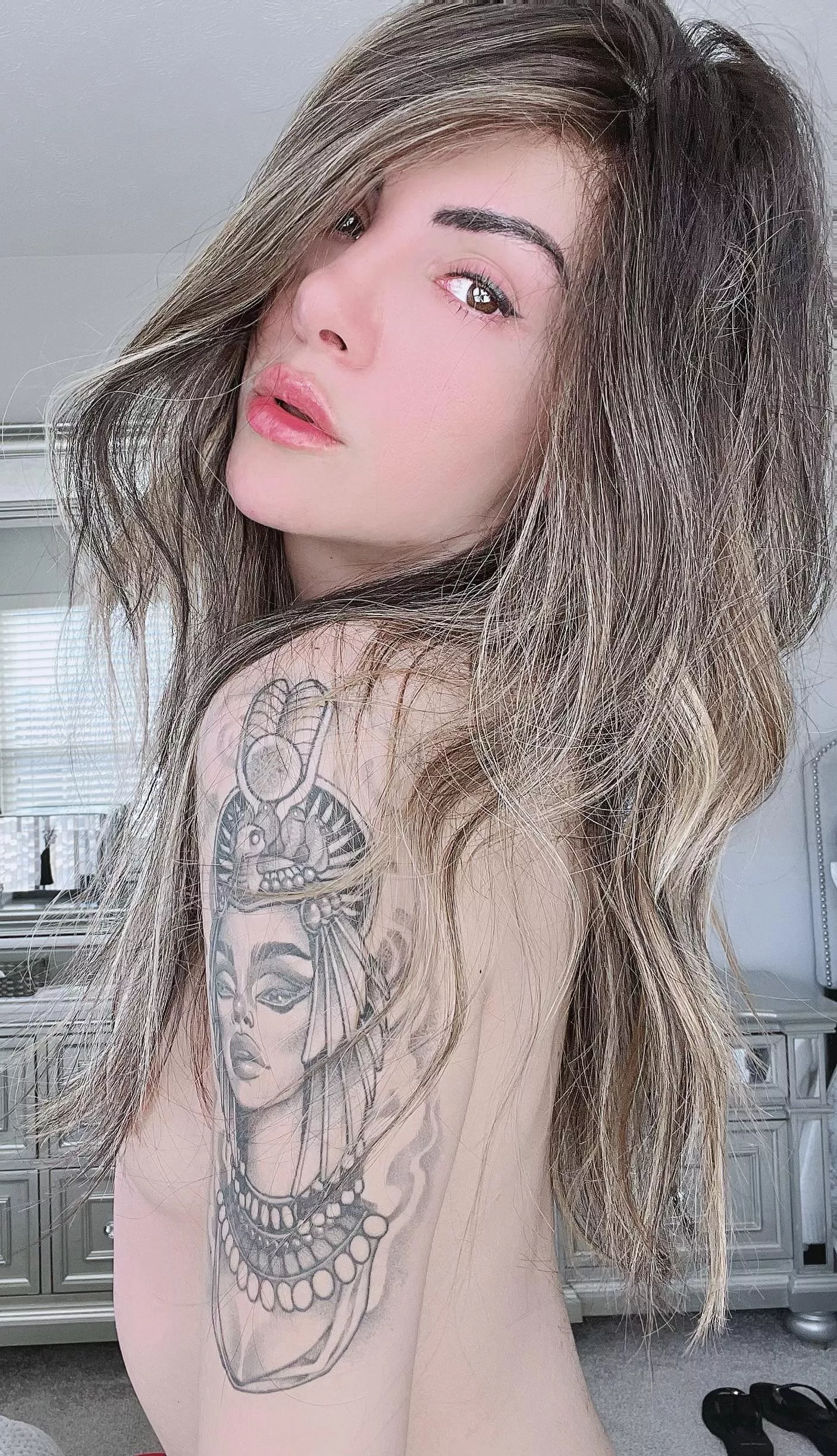 the pussy cream is flowing this morning ladies and gents.. stick your tongue out if you want some 👅