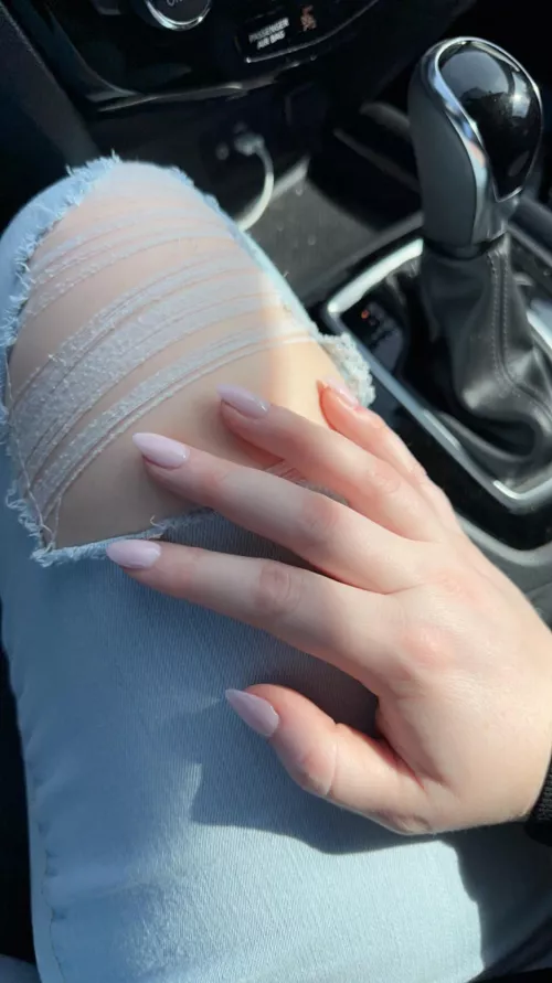 These pretty hands know how to please