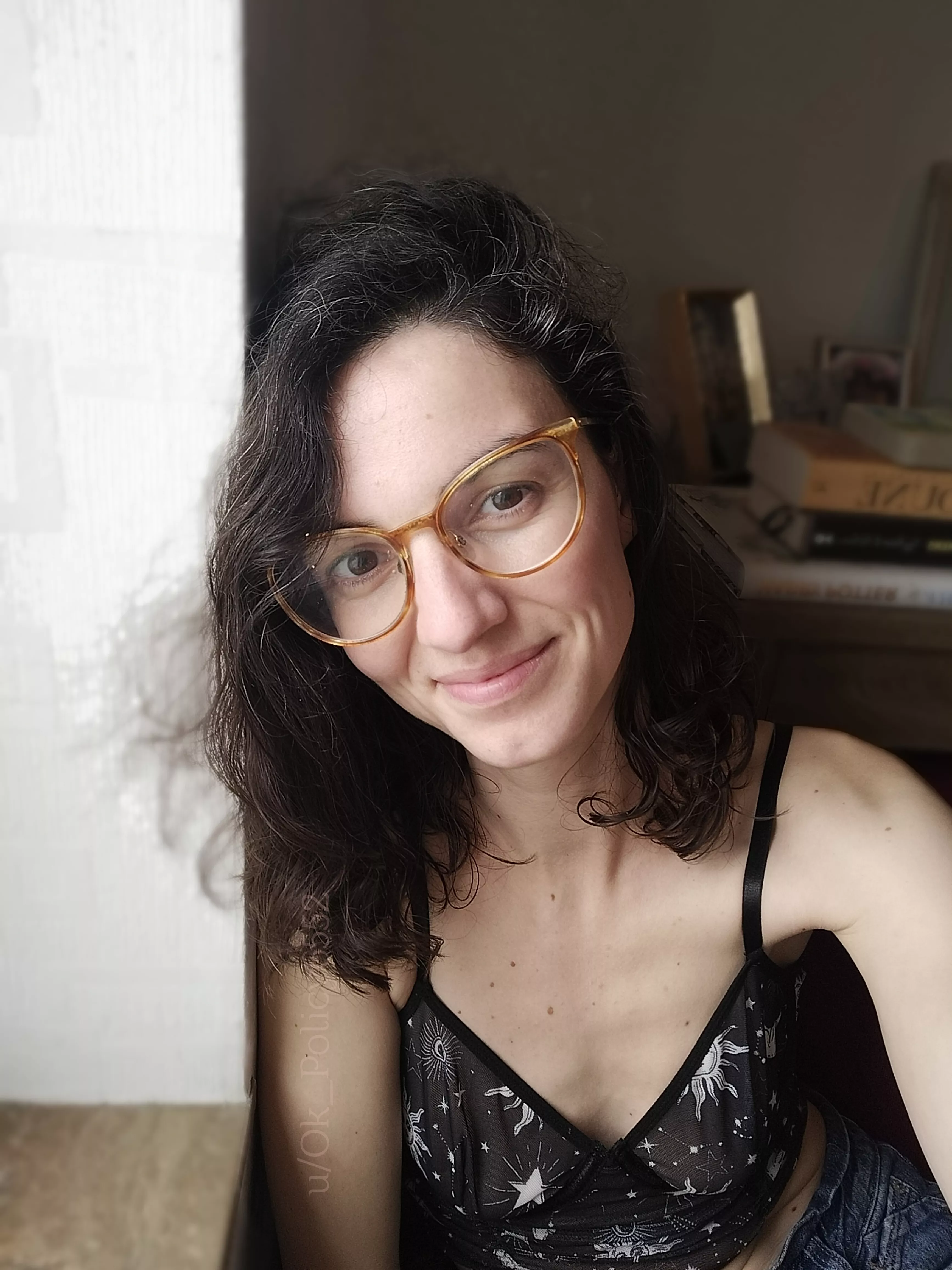 Time for a cute milf selfie