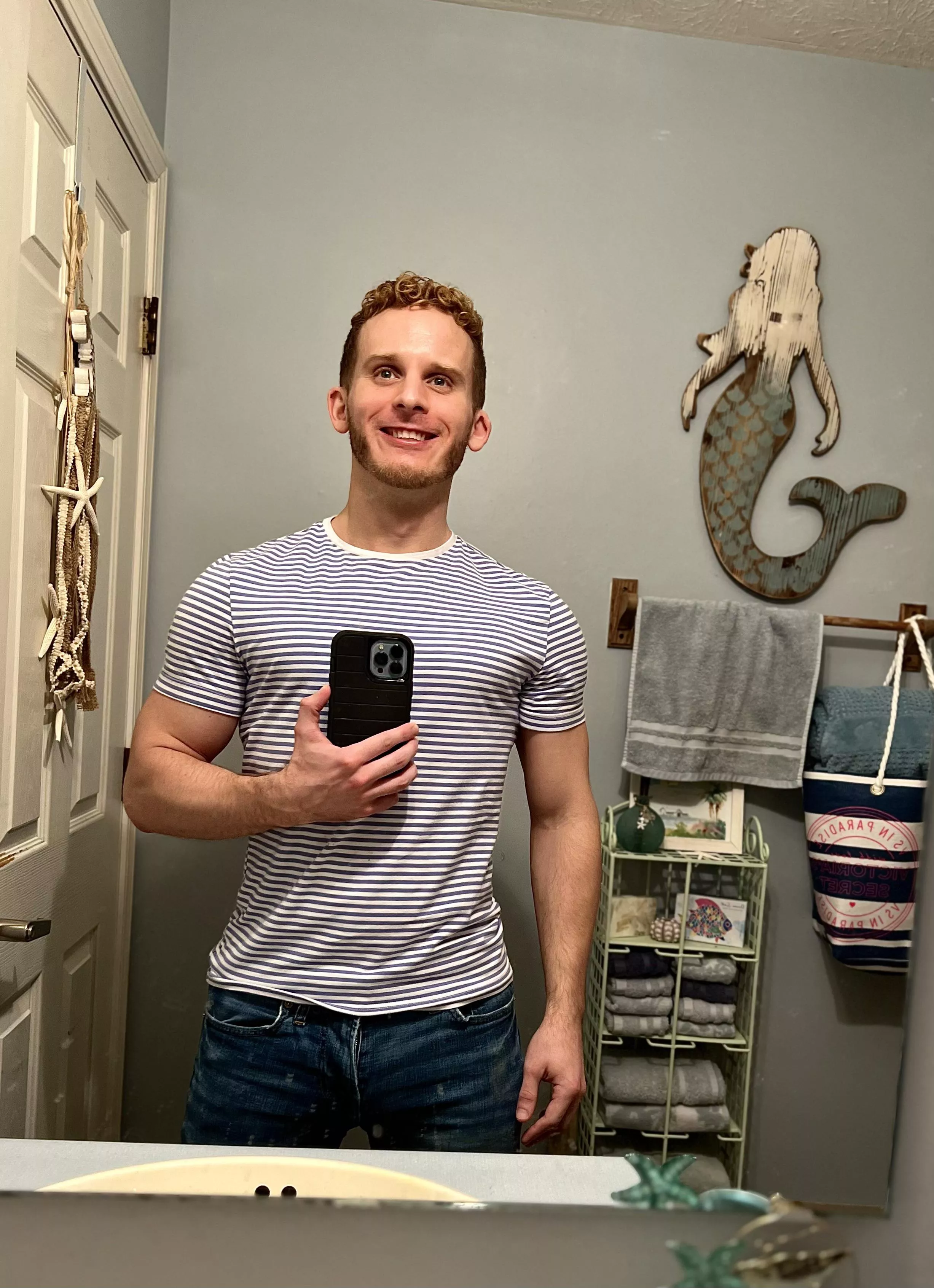 Visited my mom at my childhood home yesterday. Used to be afraid to look myself in the eyes in this mirror. Now I love myself and the boy I used to be 🥰