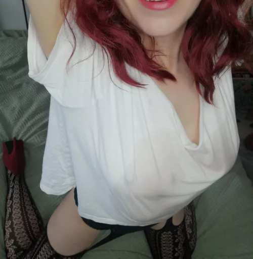 Wet tshirt, stockings and heels combo just for you 💋