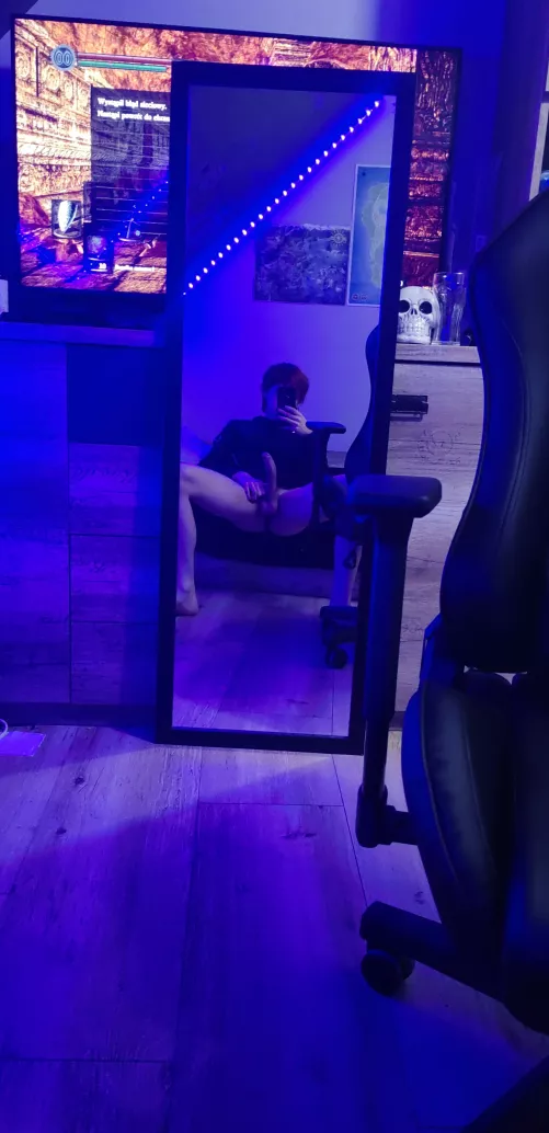 Who wants to play with me ;)