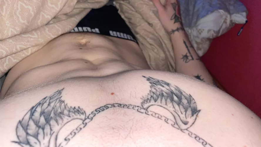 you like abs and tattoos ?