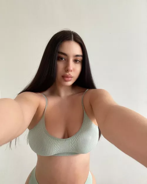 Your Persian fuckdoll