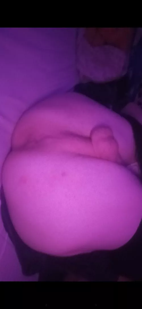 18 sissy Looking to trade :) long term + hypnosis +