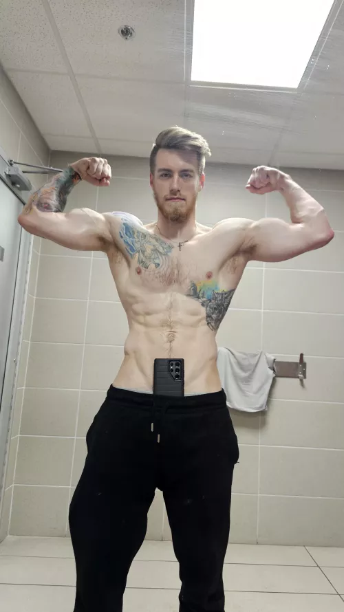 (26) can’t figure out where I put my phone. Help me find it? 🫢