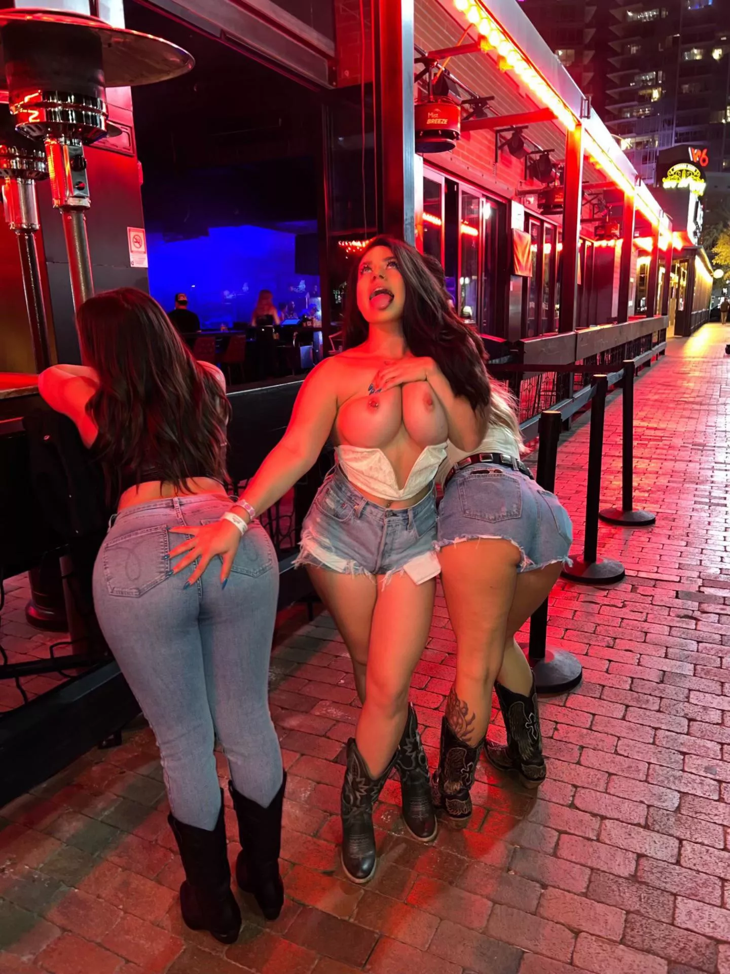 3 latinas are better than one