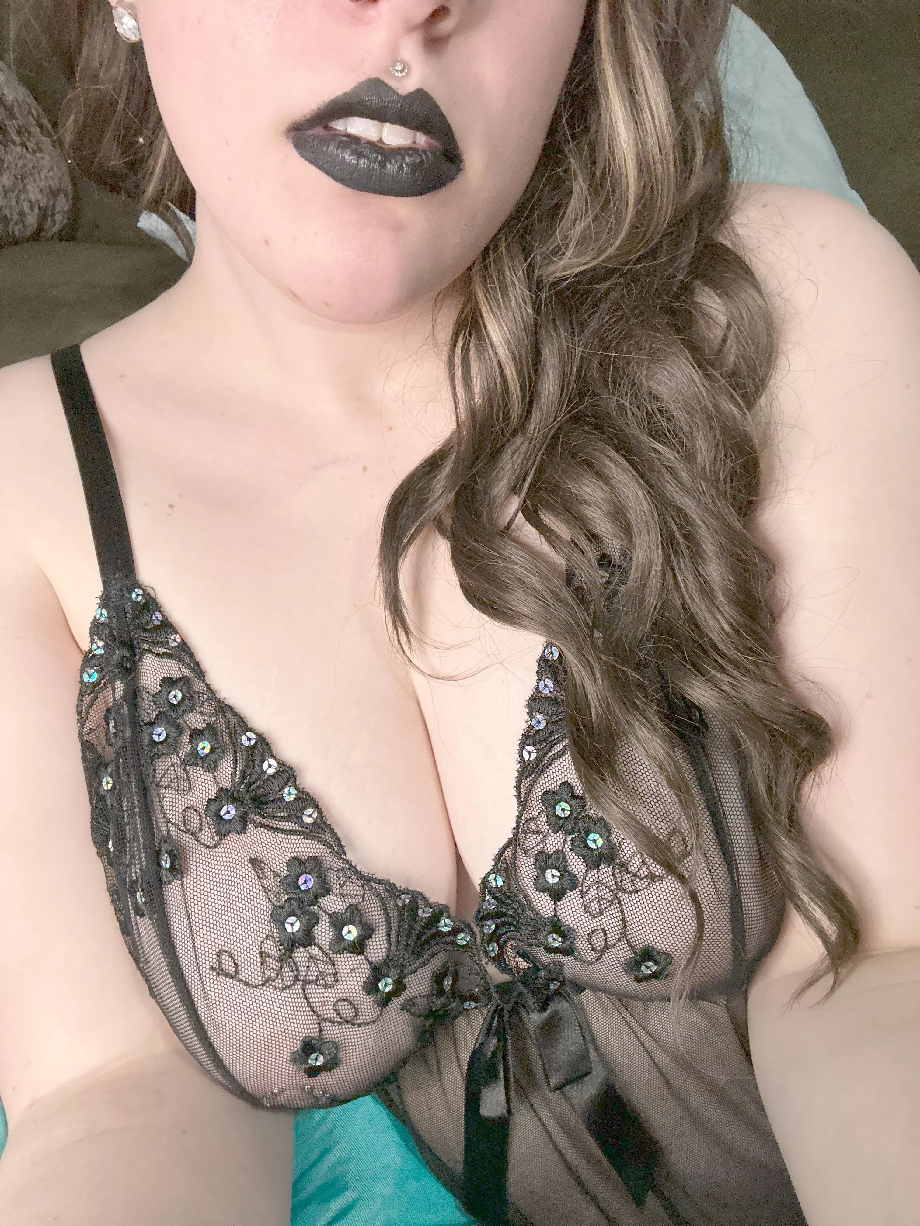 compliment me for a dm 🖤